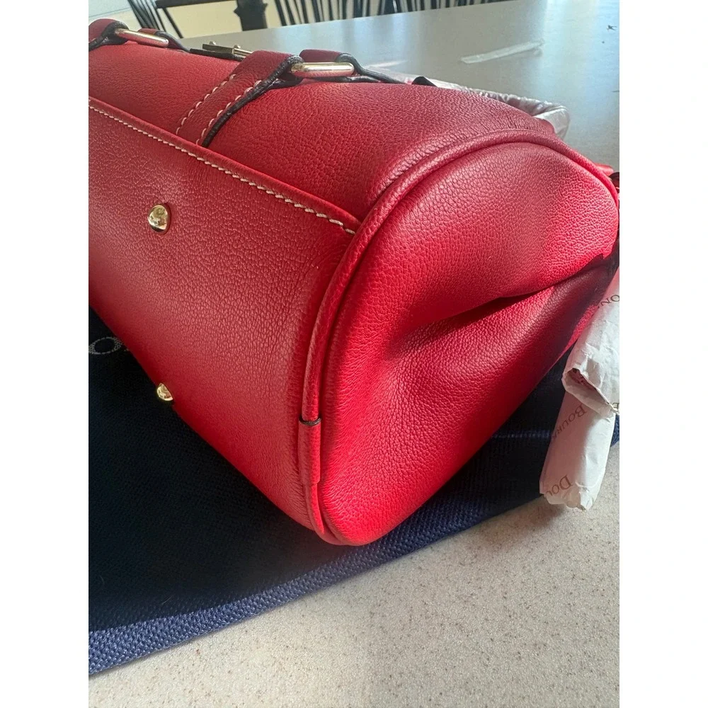 Dooney & Bourke Red Pebbled Leather Satchel with wallet Set  Luxury NWT‎